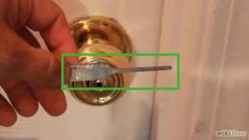 Изображение с названием Pick a Lock With Household Items Step 2