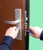 регулировка личинки замка замена замка на металлической двери